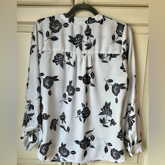 Morgan Lily black/white blouse. EUC. Medium. - Picture 2 of 5